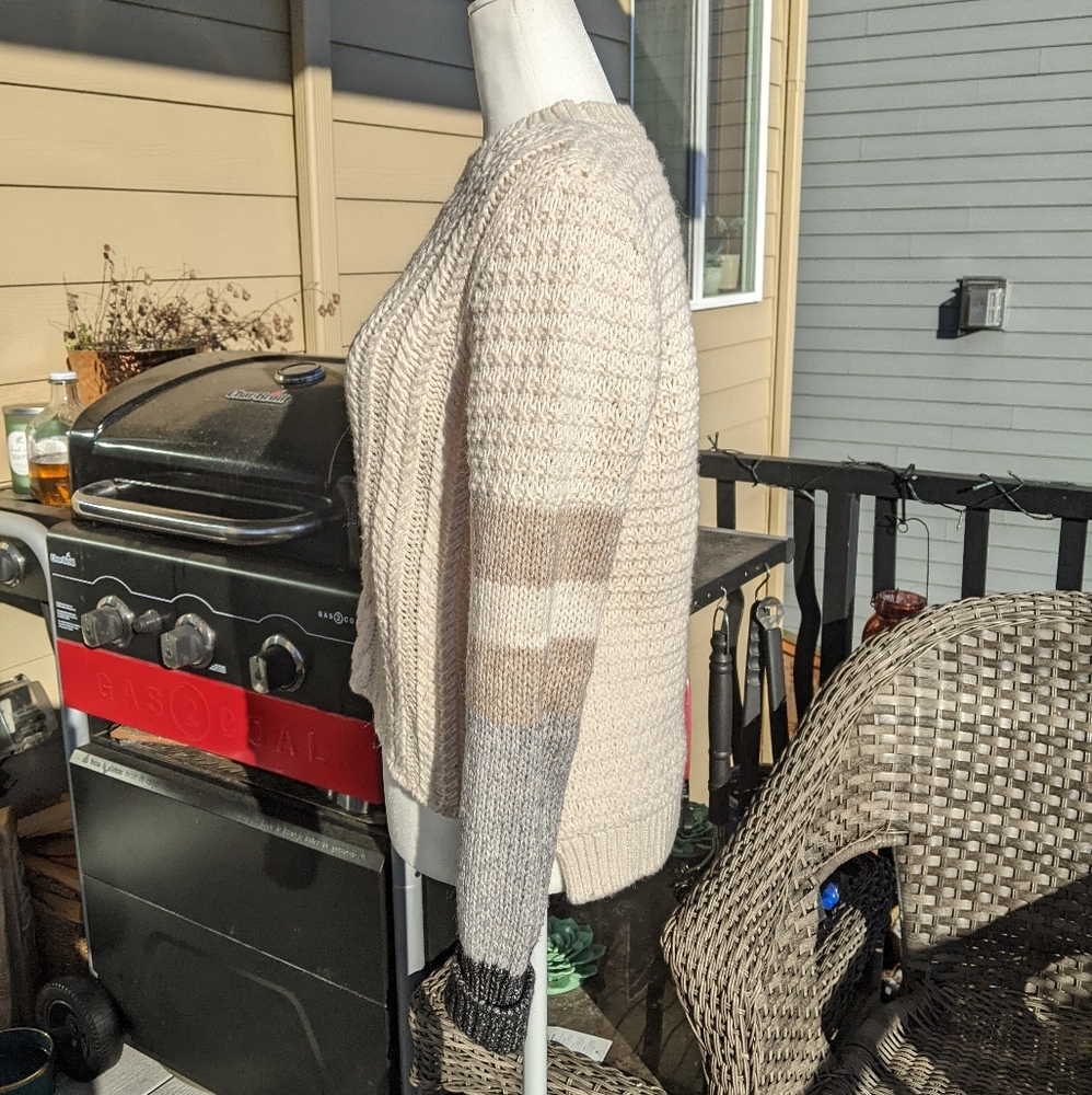 Cable knit sweater - Picture 2 of 8